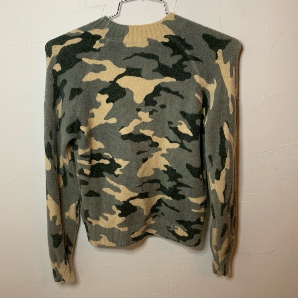 Banana Republic Camo Print Wool Blend Long Sleeve Crewneck Sweater​​​​​ - Picture 2 of 9